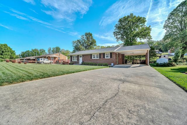 3026 Pebble DR, Roanoke, VA 24014