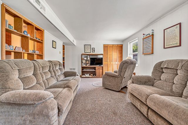 3026 Pebble DR, Roanoke, VA 24014
