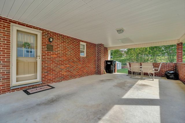 3026 Pebble DR, Roanoke, VA 24014