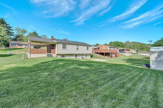 3026 Pebble DR, Roanoke, VA 24014