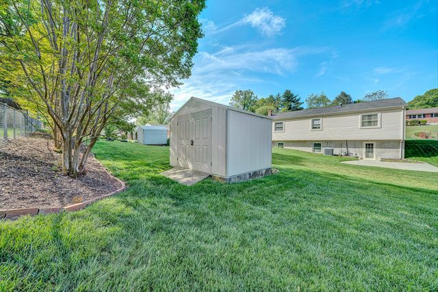 3026 Pebble DR, Roanoke, VA 24014