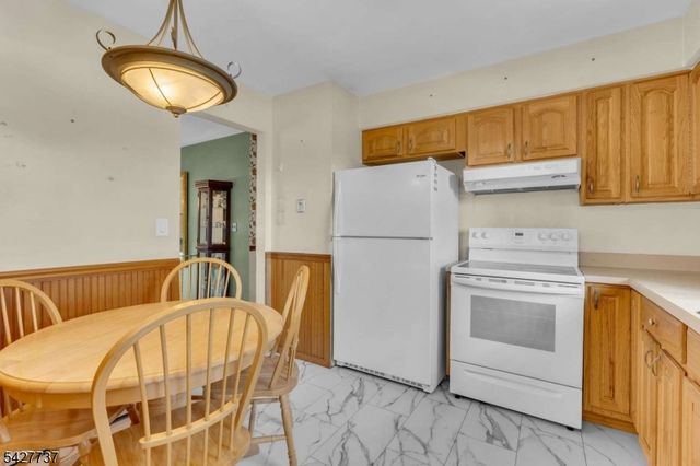 307 Santa Fe Trl, Hopatcong Boro, NJ 07843