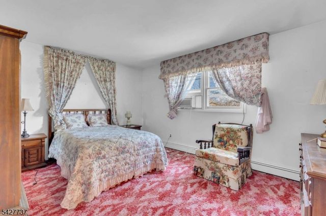 307 Santa Fe Trl, Hopatcong Boro, NJ 07843