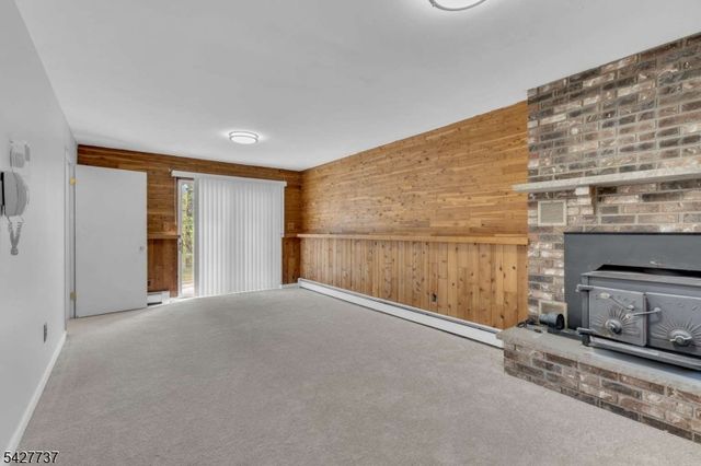 307 Santa Fe Trl, Hopatcong Boro, NJ 07843