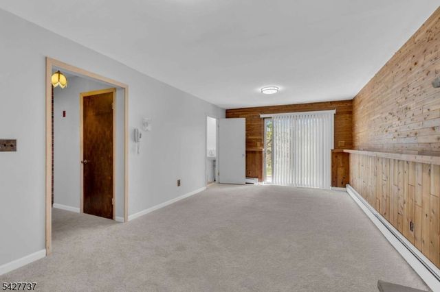 307 Santa Fe Trl, Hopatcong Boro, NJ 07843