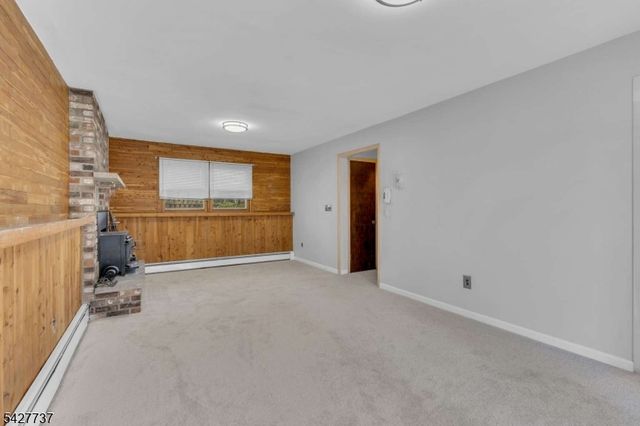 307 Santa Fe Trl, Hopatcong Boro, NJ 07843
