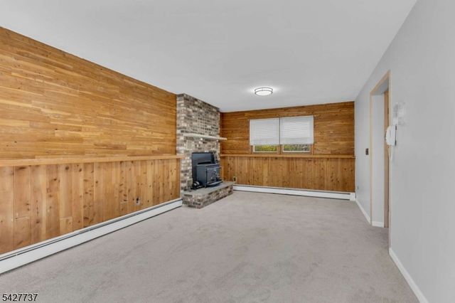 307 Santa Fe Trl, Hopatcong Boro, NJ 07843