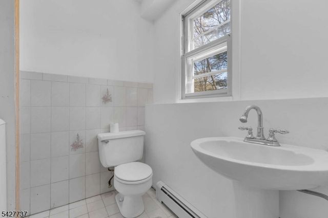 307 Santa Fe Trl, Hopatcong Boro, NJ 07843