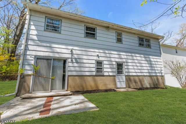 307 Santa Fe Trl, Hopatcong Boro, NJ 07843