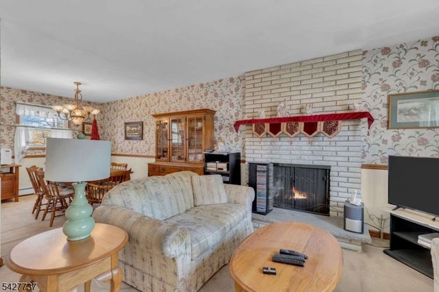 307 Santa Fe Trl, Hopatcong Boro, NJ 07843