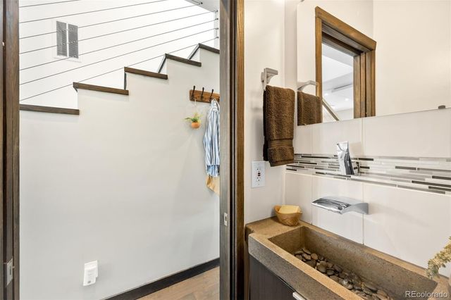 2798 S Lincoln Street, Englewood, CO 80113