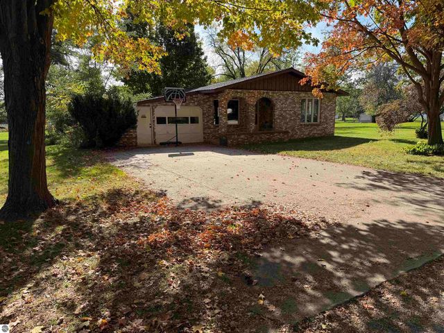 623 Mill Street, Alma, MI 48801