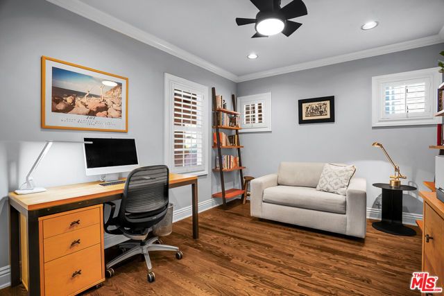 3925 S Norton Avenue, Los Angeles, CA 90008