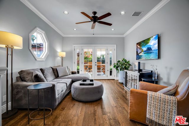 3925 S Norton Avenue, Los Angeles, CA 90008