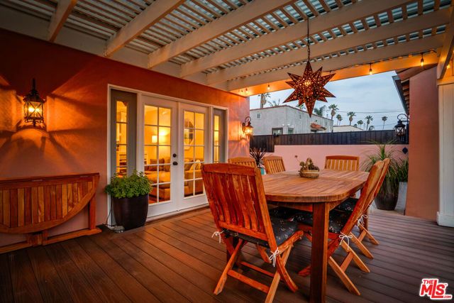 3925 S Norton Avenue, Los Angeles, CA 90008