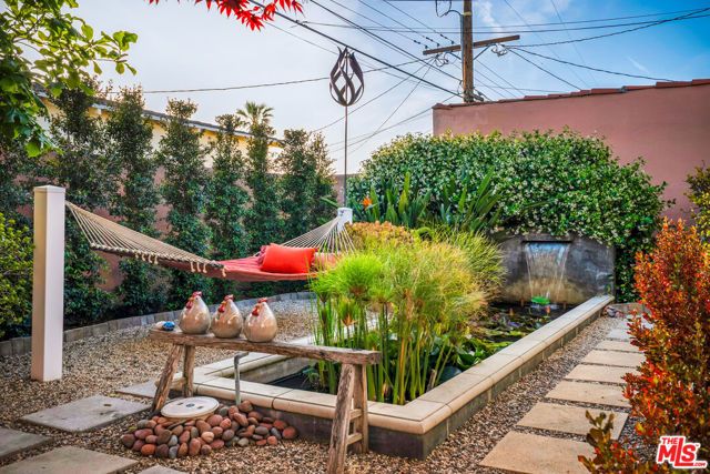 3925 S Norton Avenue, Los Angeles, CA 90008