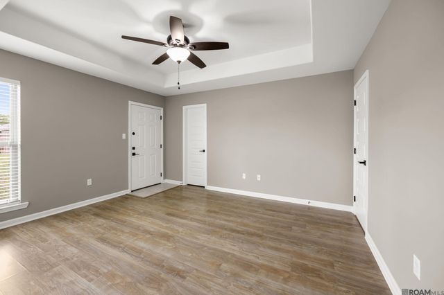 1482 Meadow Crossing Dr, Gonzales, LA 70737