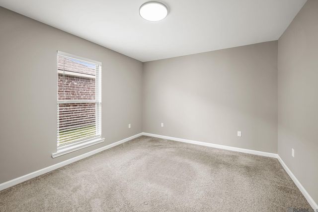 1482 Meadow Crossing Dr, Gonzales, LA 70737