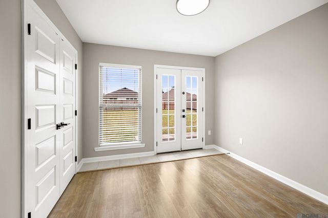 1482 Meadow Crossing Dr, Gonzales, LA 70737