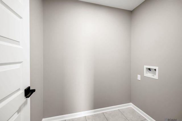 1482 Meadow Crossing Dr, Gonzales, LA 70737