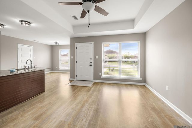 1482 Meadow Crossing Dr, Gonzales, LA 70737