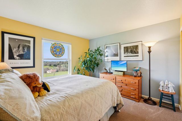 3820 Cattle Dr, Shingle Springs, CA 95682