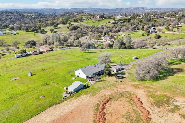 3820 Cattle Dr, Shingle Springs, CA 95682