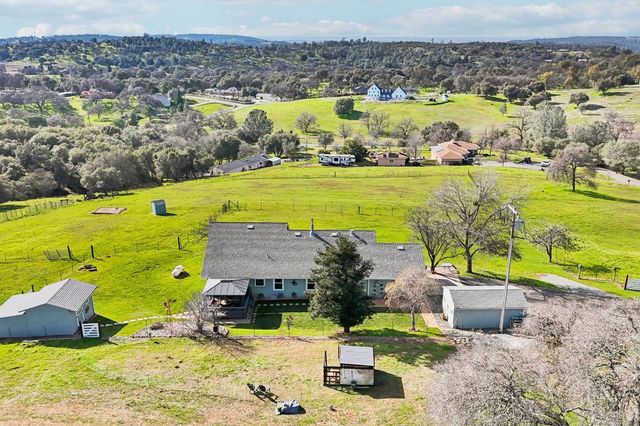 3820 Cattle Dr, Shingle Springs, CA 95682