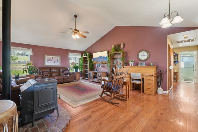 3820 Cattle Dr, Shingle Springs, CA 95682