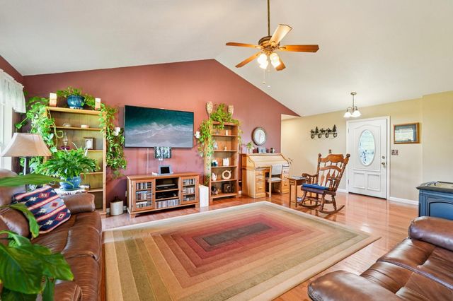 3820 Cattle Dr, Shingle Springs, CA 95682