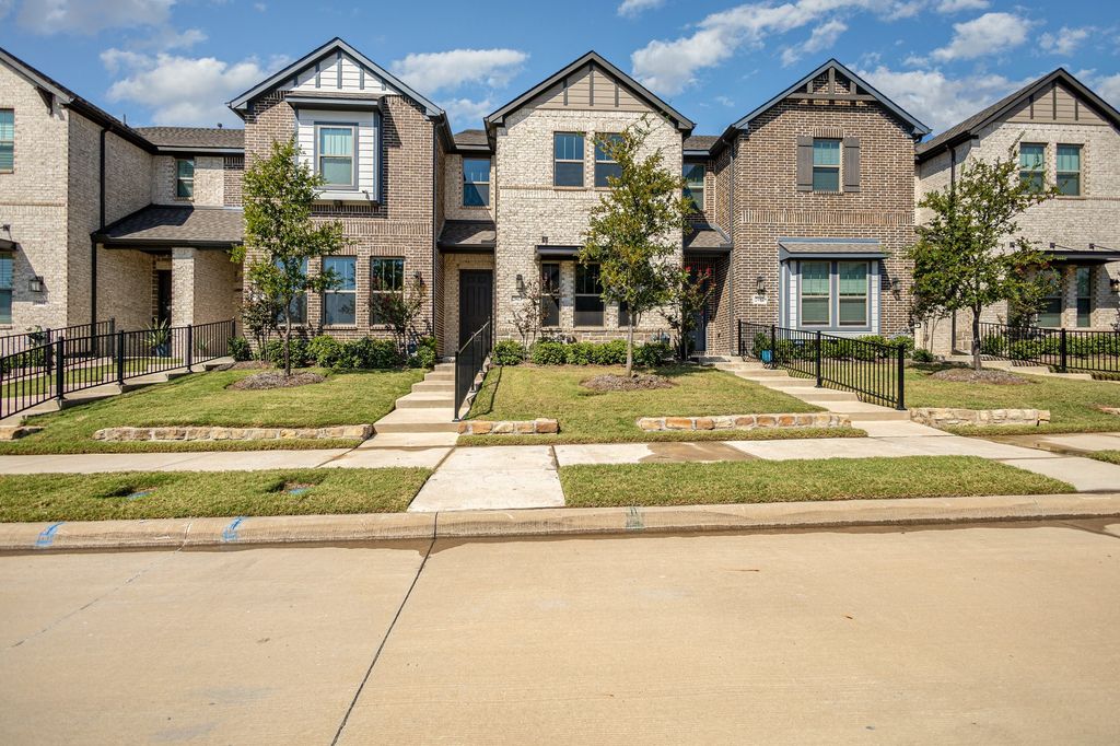 2913 Alto Drive, Sachse, TX 75048