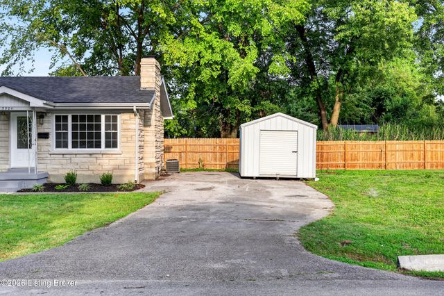 5904 Hood Rd, Louisville, KY 40213