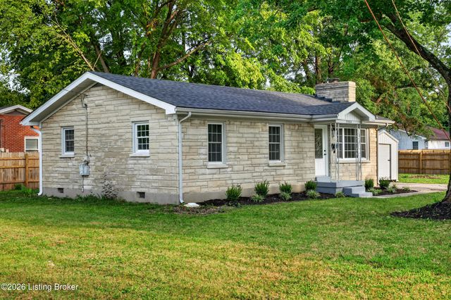 5904 Hood Rd, Louisville, KY 40213