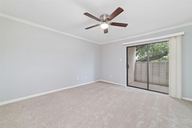 3085 Walnut Bend Lane 23, Houston, TX 77042