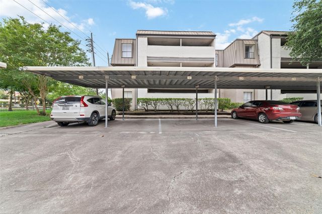 3085 Walnut Bend Lane 23, Houston, TX 77042