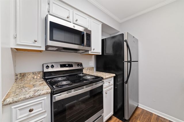 3085 Walnut Bend Lane 23, Houston, TX 77042