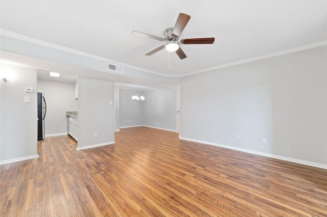 3085 Walnut Bend Lane 23, Houston, TX 77042