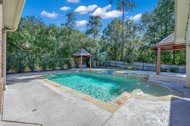 2458 S Bramlet Drive, Conroe, TX 77304