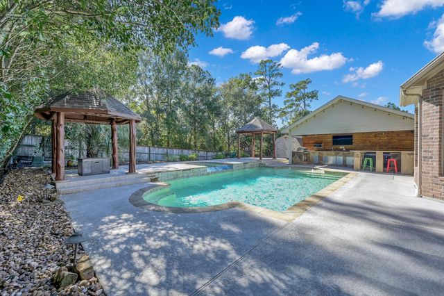 2458 S Bramlet Drive, Conroe, TX 77304