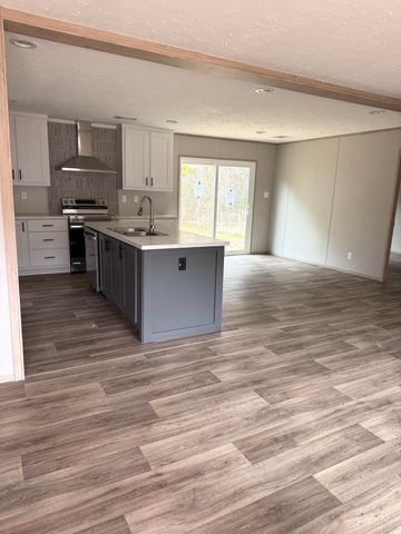 267 Pooshee Plantation Way, Bonneau, SC 29431