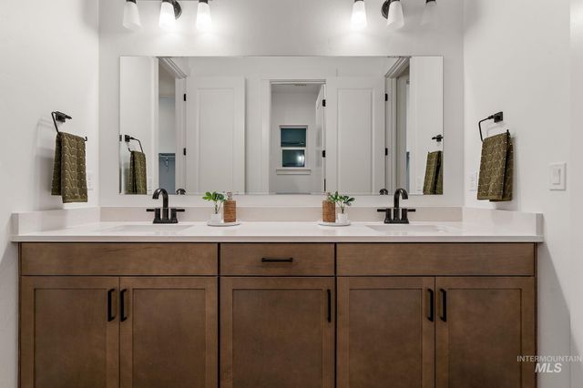 2349 N Mountain Vista Ave, Star, ID 83669