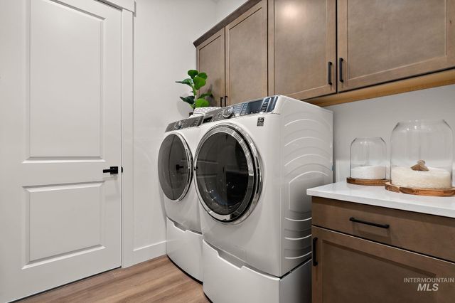 2349 N Mountain Vista Ave, Star, ID 83669