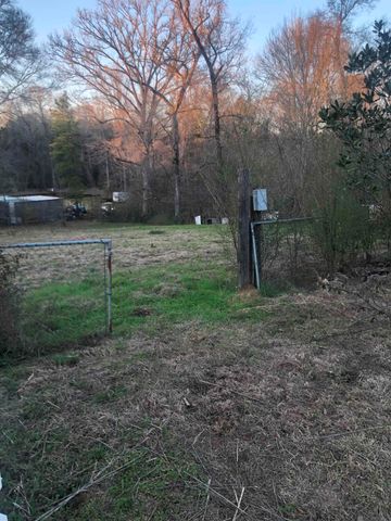 2713 La Hwy 63, Clinton, LA 70722