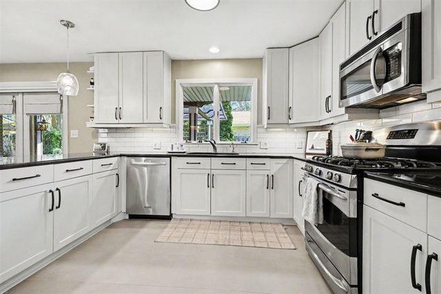 2601 Barfield Drive, Grand Rapids, MI 49546