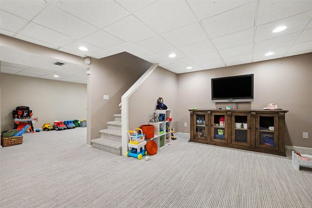 2601 Barfield Drive, Grand Rapids, MI 49546