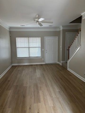 105 4th Ave Apt 111, Murfreesboro, TN 37130