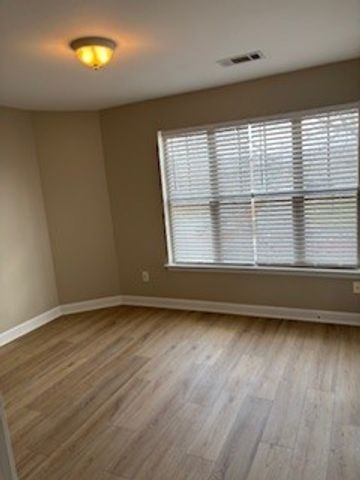 105 4th Ave Apt 111, Murfreesboro, TN 37130