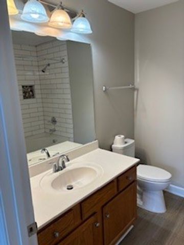 105 4th Ave Apt 111, Murfreesboro, TN 37130