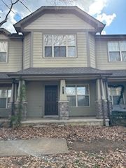 105 4th Ave Apt 111, Murfreesboro, TN 37130