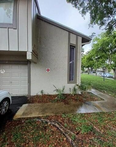 2206 NW 59th Terrace 81-E, Lauderhill, FL 33313